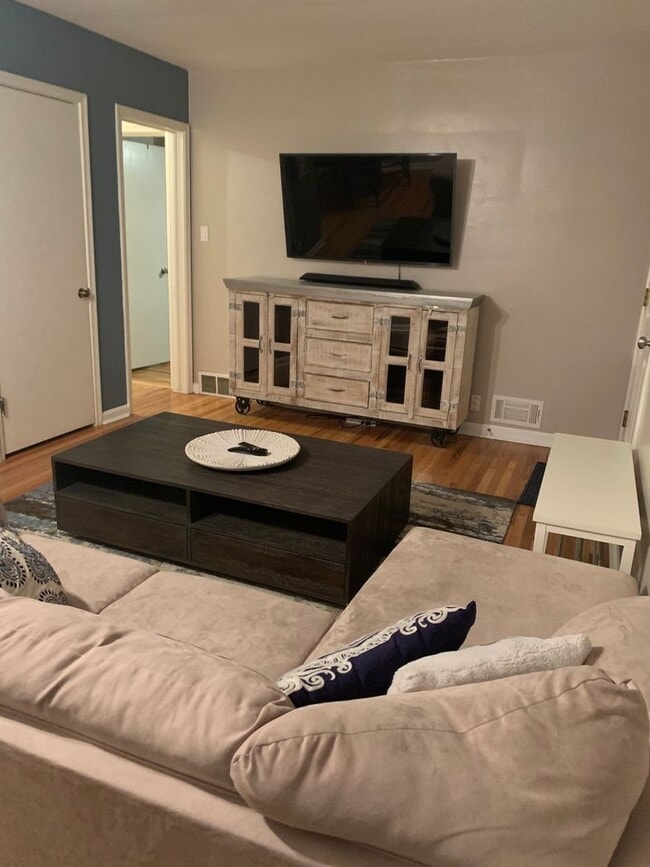 Building Photo - Gorgeous Home in Bountiful!