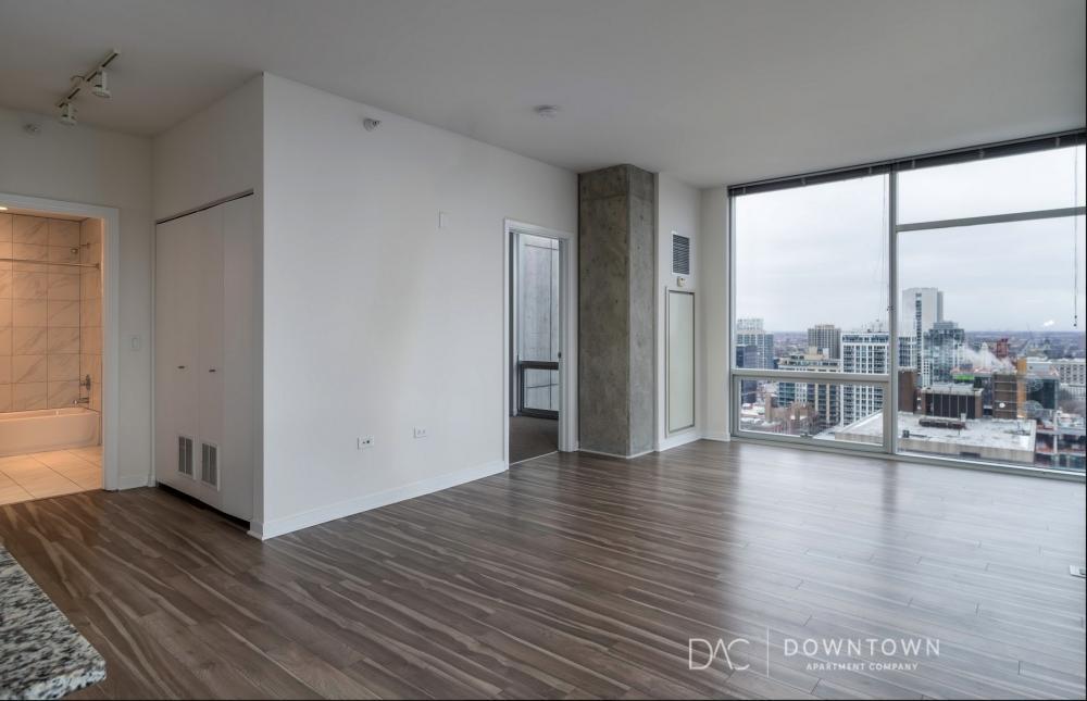 Foto principal - 1 bedroom in Chicago IL 60610