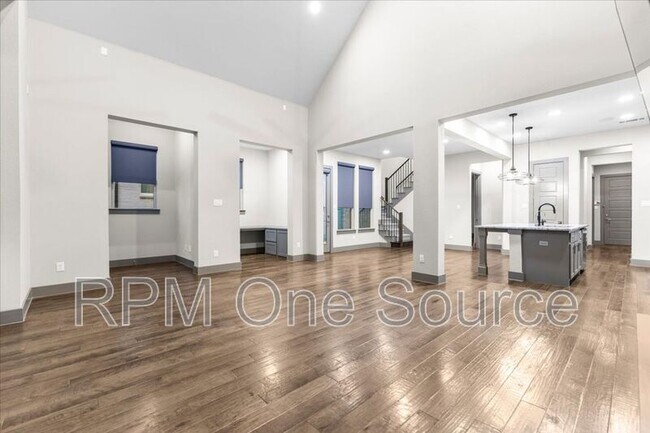 Foto del edificio - 7112 Royal View Dr