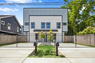 Building Photo - 992 Marjorie St