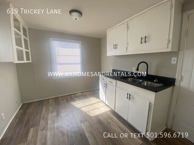 Building Photo - 619 Trickey Lane | $550 | 2 beds, 1 full bath