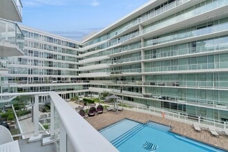 Building Photo - 800 Ave at Port Imperial