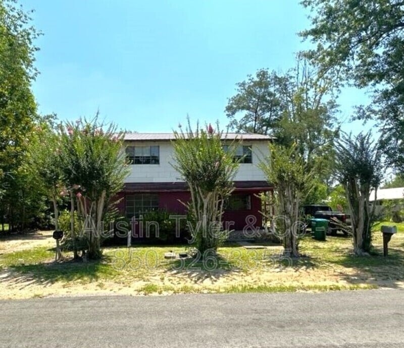 3020 5th St, Marianna, FL 32446 Condo for Rent in Marianna, FL