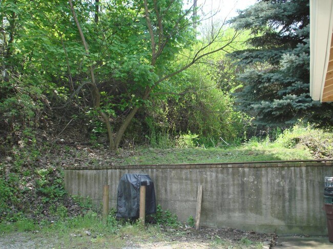 Building Photo - 2832 Edwards Way