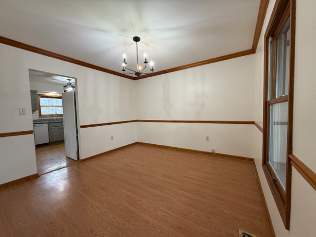 Building Photo - 10255 Cedarwood Dr