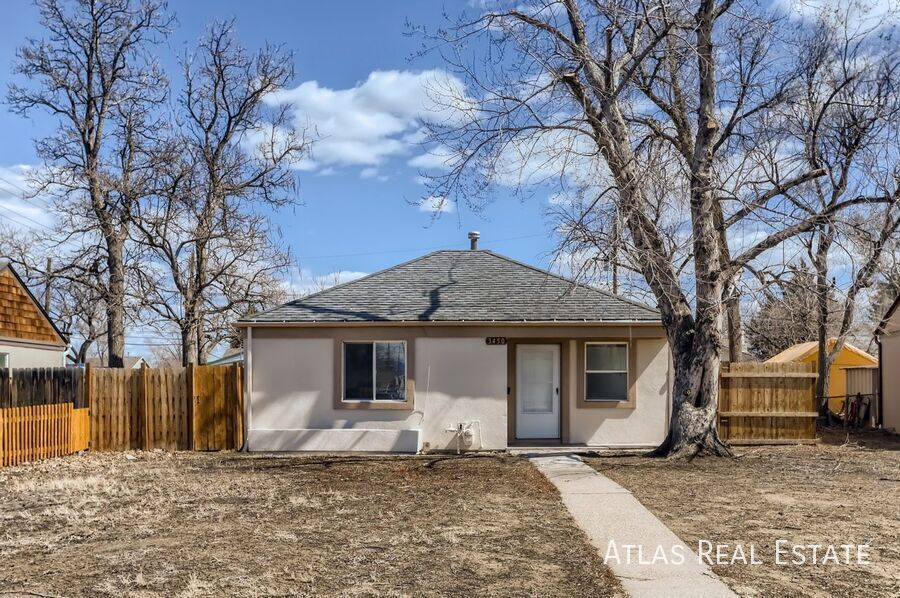Foto principal - 3450 Birch Street