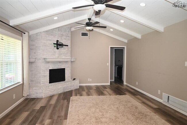 Foto del edificio - 5707 Hooper Dr