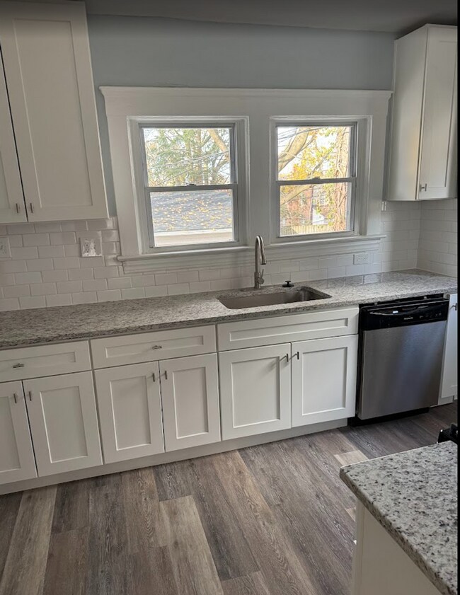 Foto del edificio - 3235-3257 Oak Rd