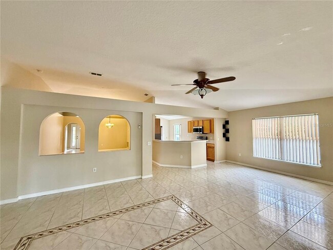 Foto del edificio - 1346 Rolling River Rd