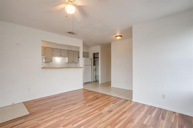 Foto del edificio - 13320 White Settlement Rd