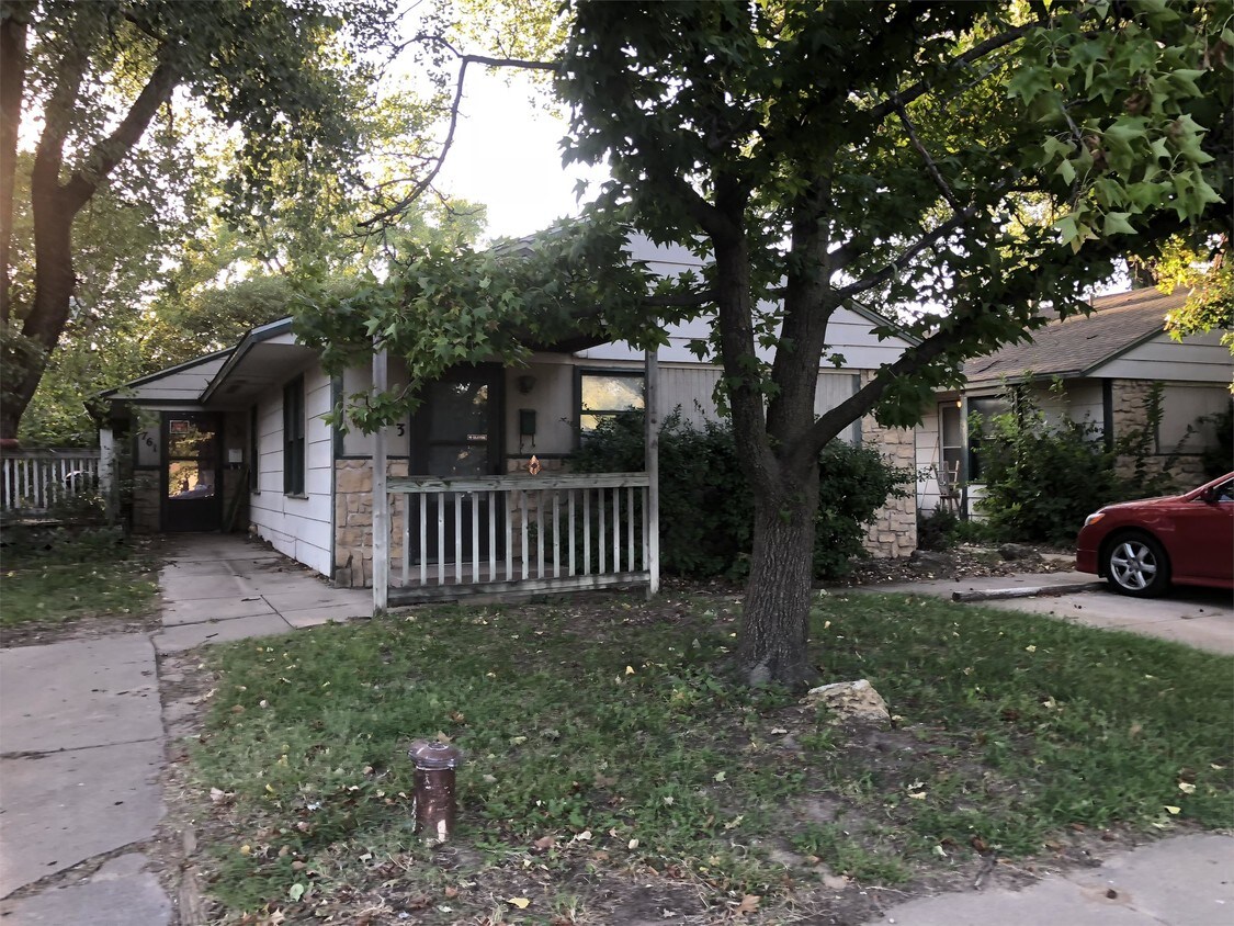 Primary Photo - 1763 N Woodrow Ct