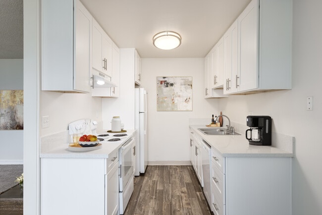 Building Photo - Seawind Apartments