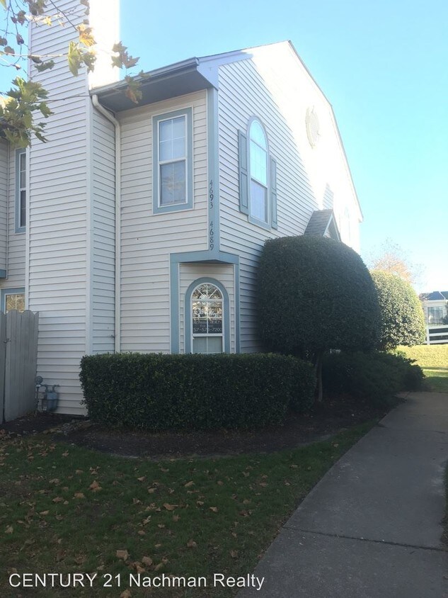 Foto principal - 4689 Shallowford Cir