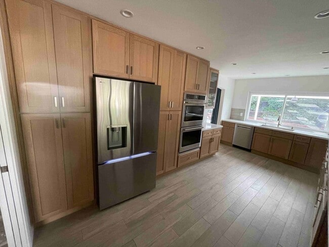 Building Photo - GRANADA HILLS POOL HOME WITH VIEW!