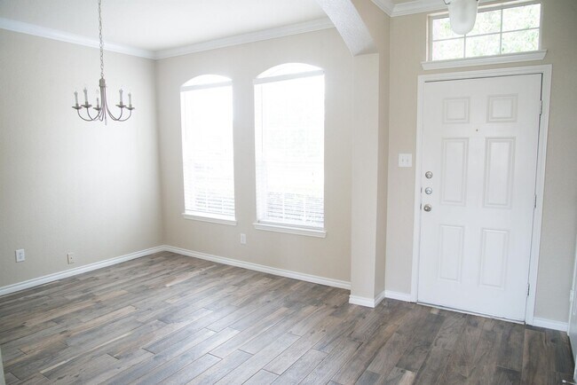 Building Photo - Beautiful, Large Home in Bar C Ranch for L...