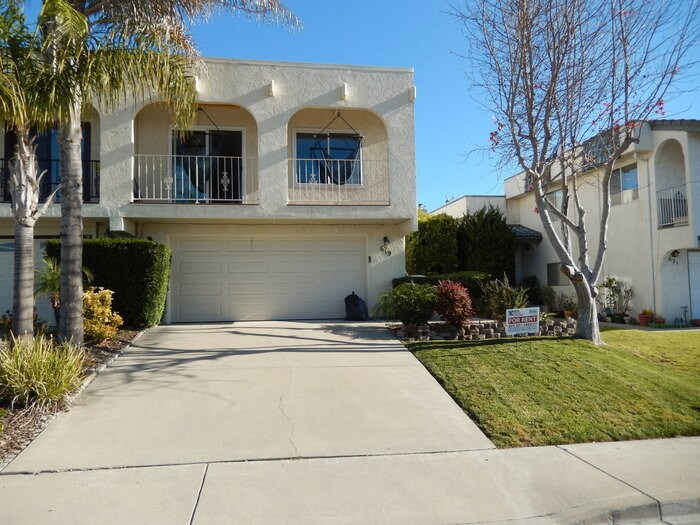 Two Story Ocean View Townhome House for Rent in Pismo Beach, CA