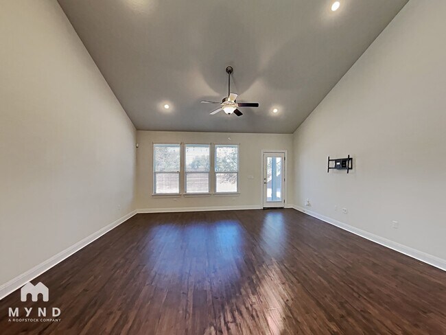 Building Photo - 9708 Betulla Dr