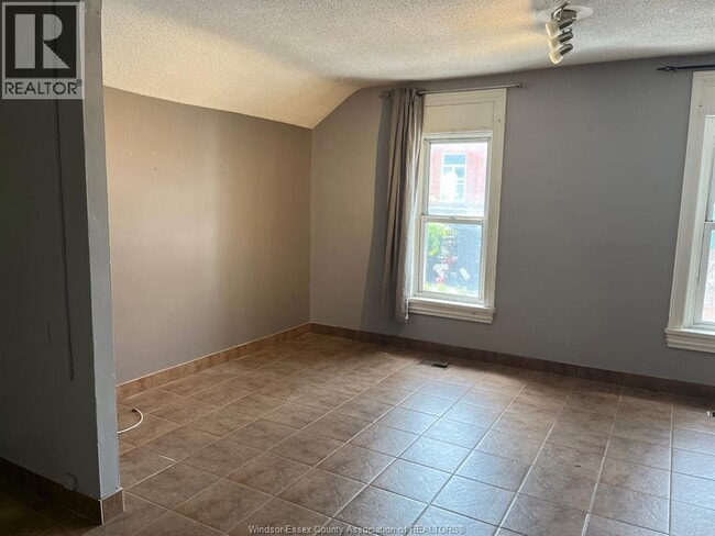 Building Photo - 16 Main St W