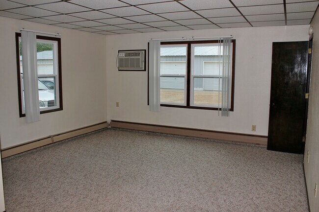 Living Room - 927 5th St S