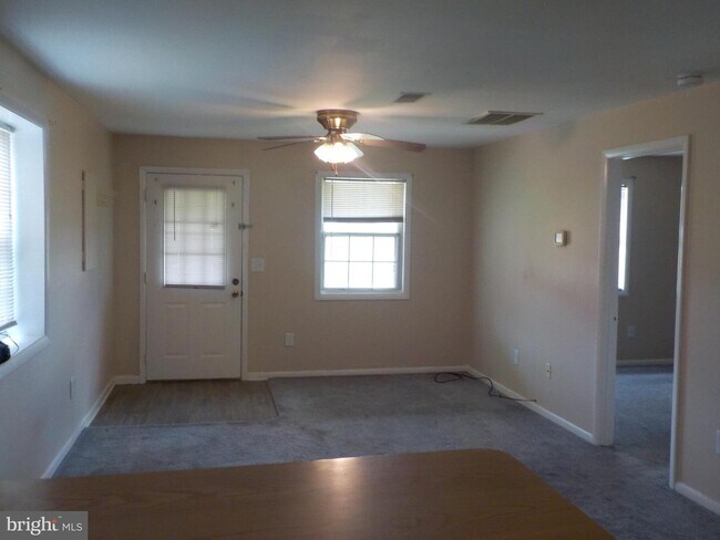 Building Photo - 11435 Plantation Dr