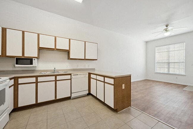 Foto del edificio - Fallbrook Ranch Apartments