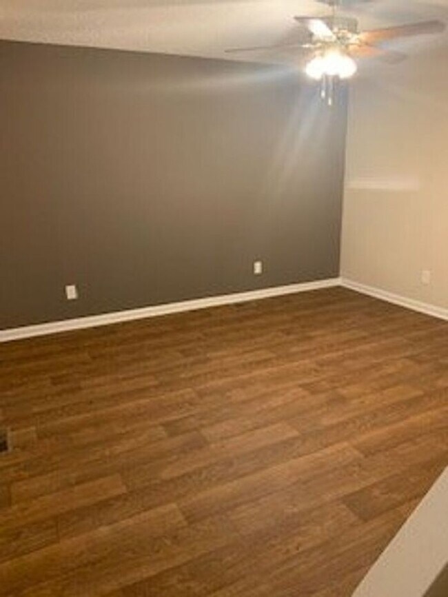 Foto del edificio - 2736 White Oak Ln