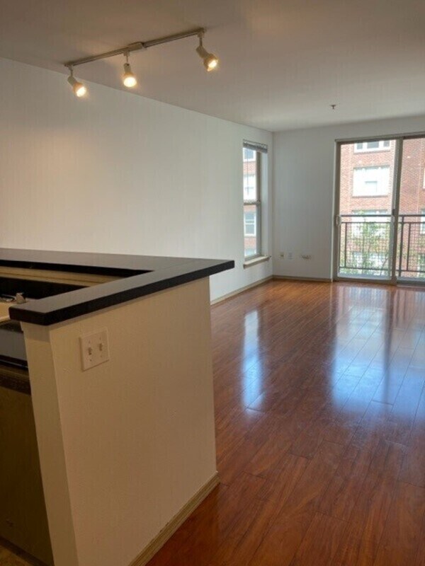 Building Photo - 1323 Boren Ave