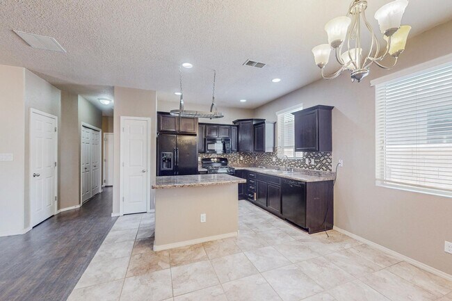 Foto del edificio - 8323 Mock Heather Rd NW