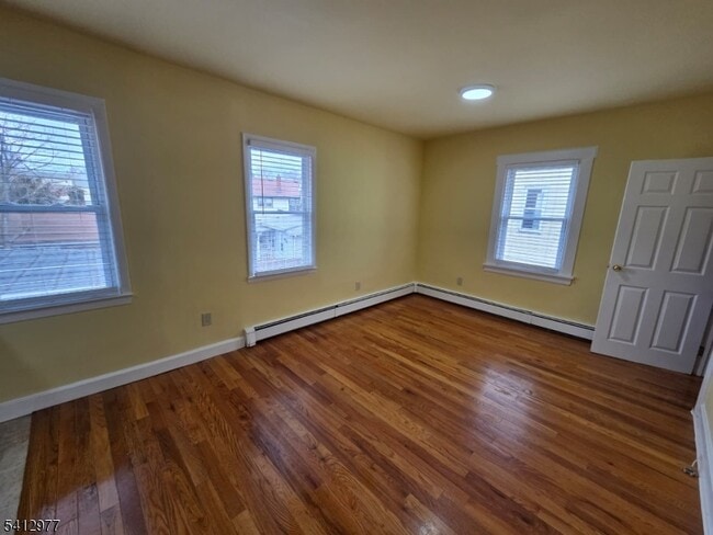 Foto del edificio - 5 Bay Ave