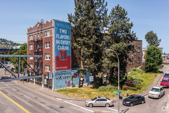 Corner of W Burnside Street and SW 15th Avenue - The Empress Building