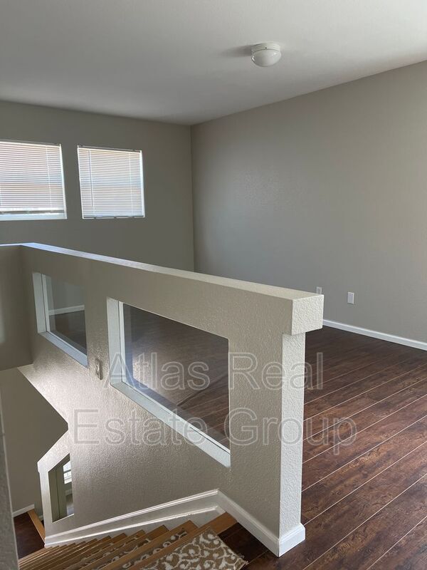 Building Photo - 5563 Ensenada St