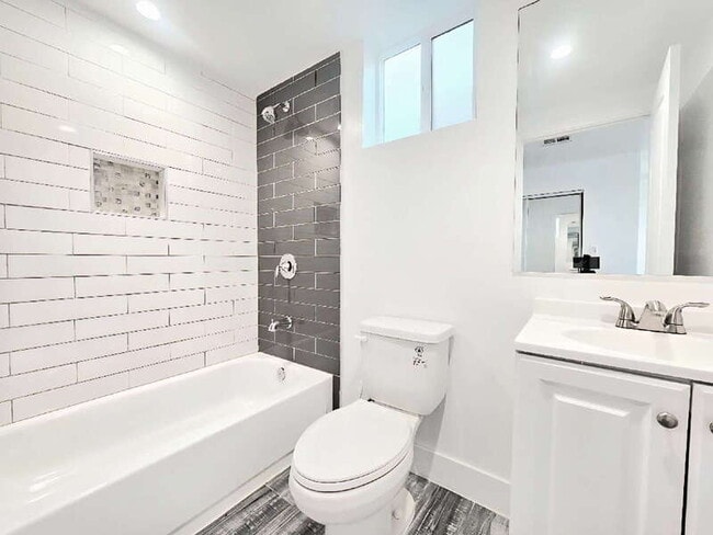 Photo - 2855 Cincinnati St House