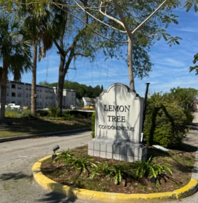 Foto del edificio - 2470 Citrus Club Ln