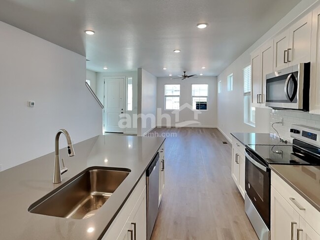 Foto del edificio - 23542 E 3rd Pl