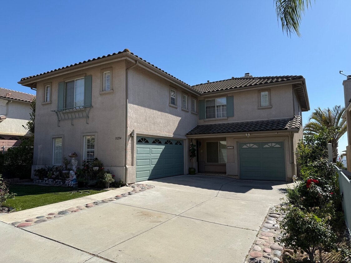Foto principal - 10234 Valley Waters Dr