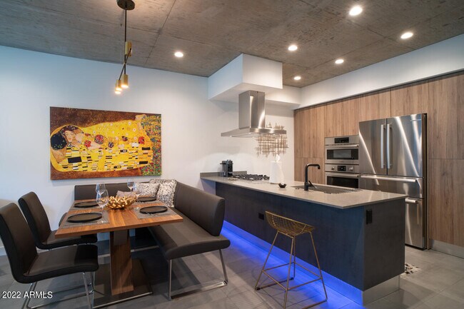 Foto del edificio - 7180 E Kierland Blvd