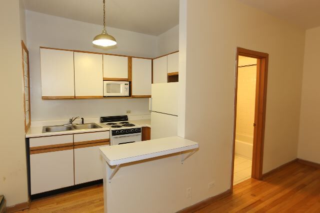 Foto del edificio - 640 W Barry Ave