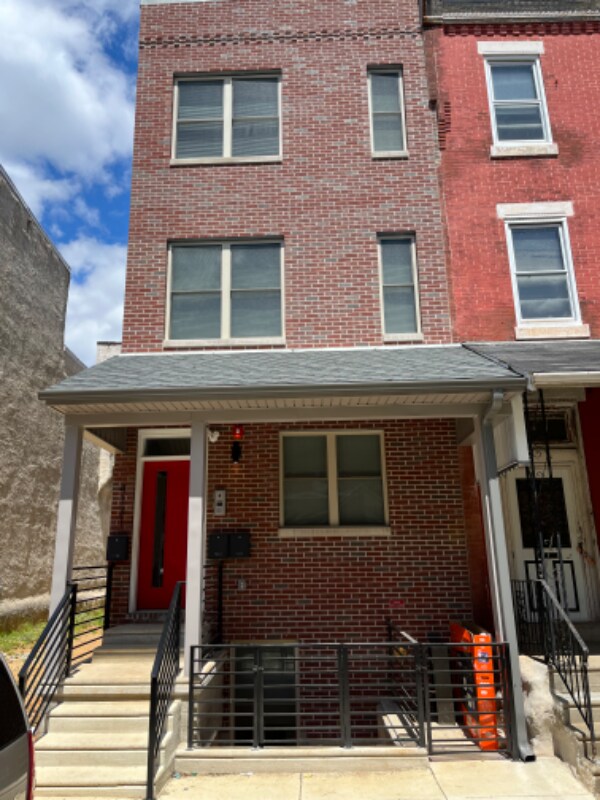 Primary Photo - 4131 Cambridge St