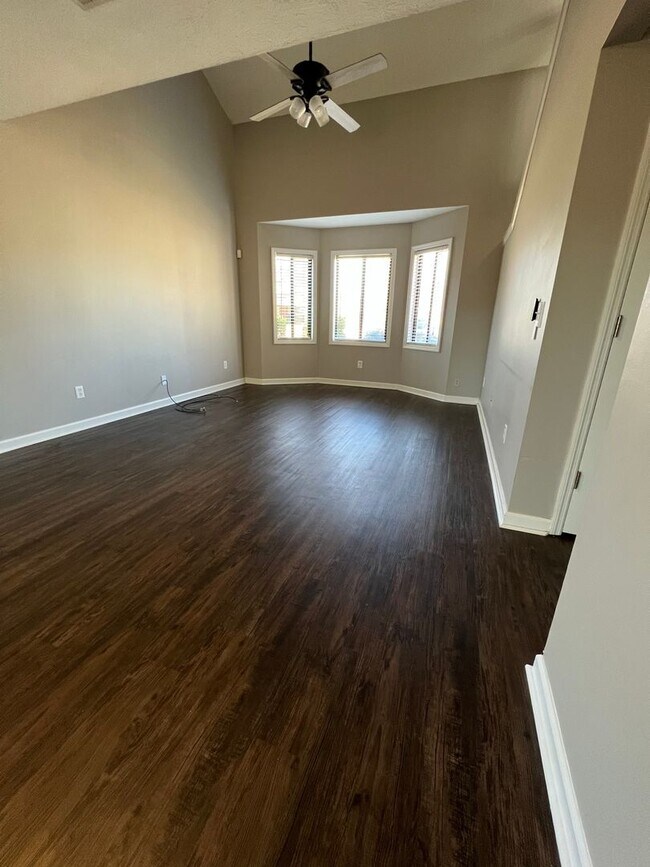 Building Photo - Shelton Park Single Family Home