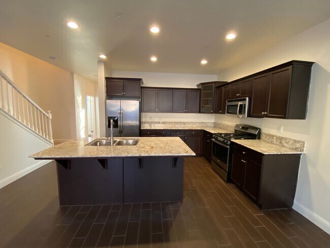 Building Photo - Two story home in Avalon