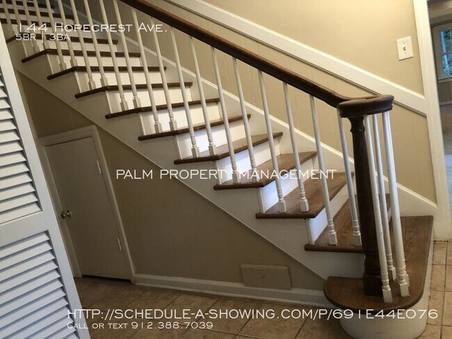 Foto del edificio - 144 Hopecrest Ave