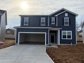 Building Photo - 2013 Lyndon Green Cir
