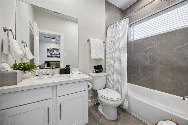 Foto del edificio - 10614 Cascade Ledge Ln