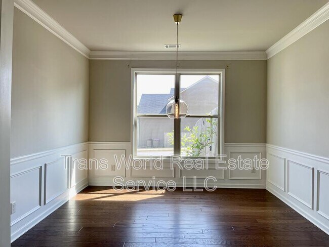 Building Photo - 7531 Silk Tree Pointe