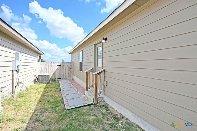 Building Photo - 2973 Greenbriar Rd