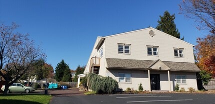 Building Photo - 209 Green St