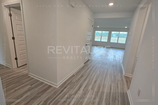 Foto del edificio - 4BR Home with Community Pool & Gym – Roberts Cove, Foley