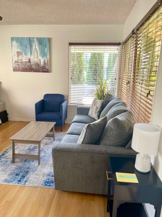 221 S Marengo Ave Unit 15, Pasadena, CA 91101 Condo for Rent in