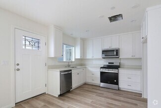 Building Photo - 4358-4360 Ocean View Blvd