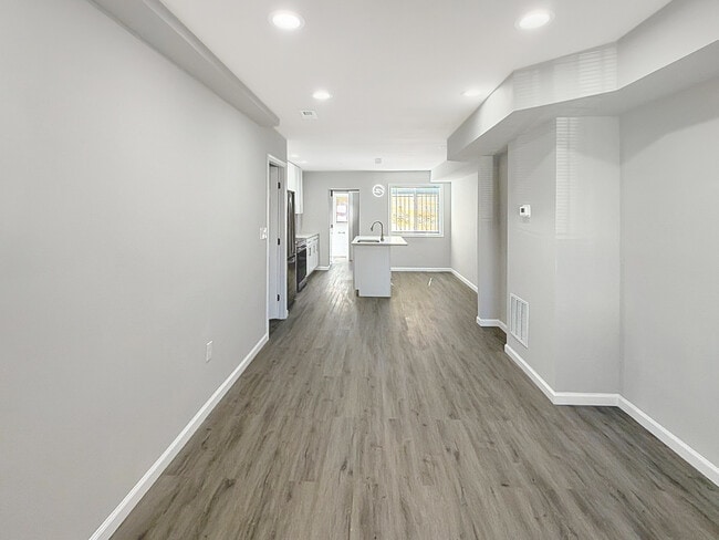 Building Photo - 4828 Beaufort Ave